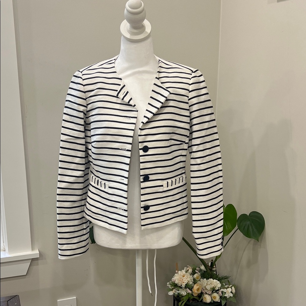 ♥️♥️⏰BEANSIGNATUREStriped Women's Jacket - Black and White